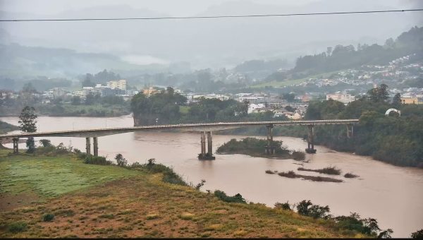 Taquari deve subir até a cota de atenção, sem risco de cheia