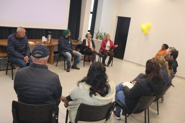 Feirantes avançam na criação de associação em Mato Leitão