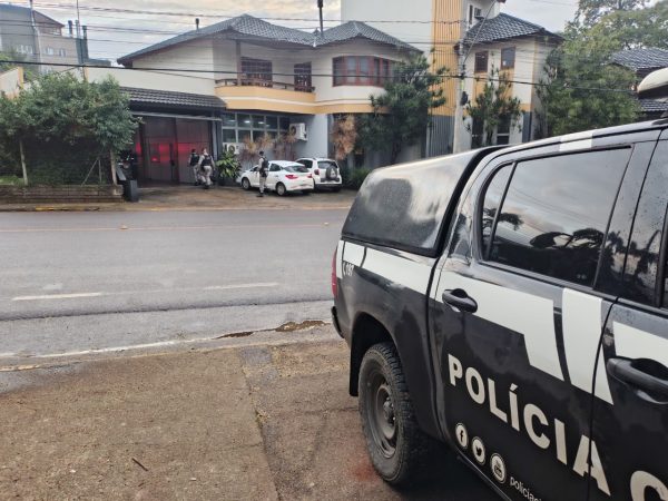 Operação prende dois suspeitos e mira grupo investigado por crimes violentos