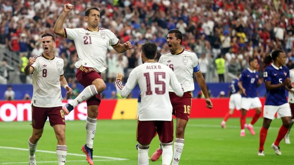 Espanha derruba a favorita e espera por Inglaterra ou Argentina