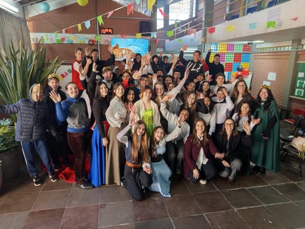 Sarau literário leva Shakespeare ao palco da Escola Irmã Branca