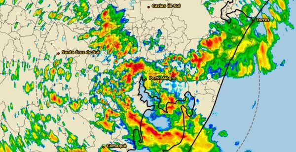 Radar mostra evolução da chuva na região metropolitana e vales