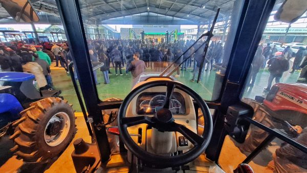 Vale recebe doze máquinas entre as 196 entregues pelo RS