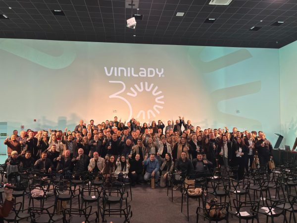 Vini Lady celebra 30 anos com festa em Encantado