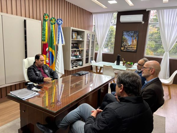 Município reforça cobrança à Corsan em reunião com presidente da Agergs