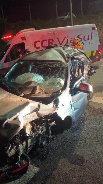 Acidente na BR-386 deixa ocupante de carro preso às ferragens