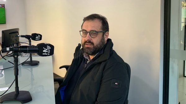 Secretário questiona risco de parar no semáforo durante a madrugada