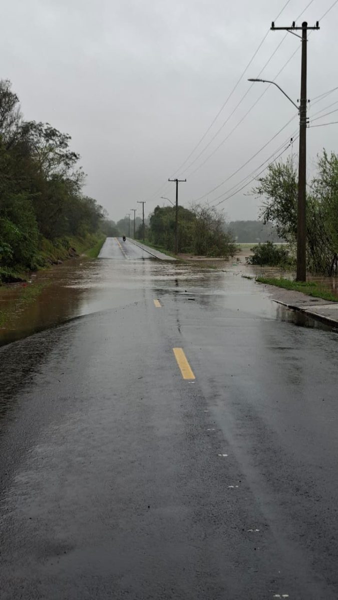 Rodovias estaduais apresentam bloqueios totais ou parciais em virtude das chuvas