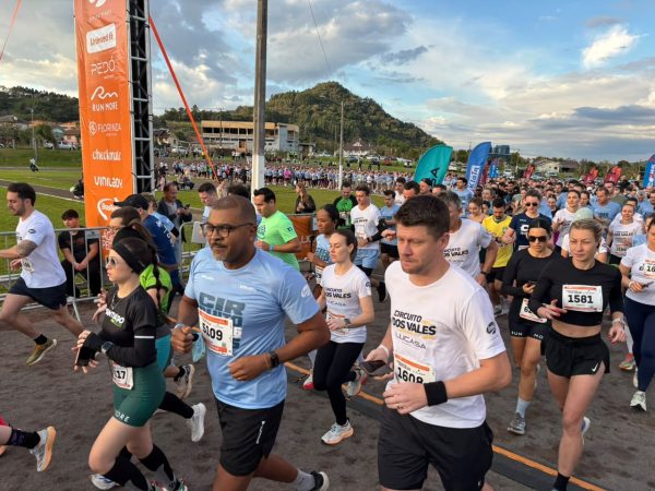 Mais de 2 mil corredores dão a largada em Westfália