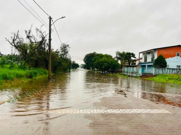 Venâncio Aires alerta moradores de áreas baixas para risco de alagamentos