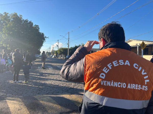Simulado de evacuação mobiliza comunidade escolar