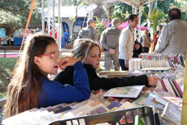 Lajeado e Sesc lançam a 20ª Feira do Livro nesta terça-feira