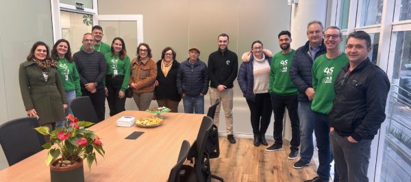 Projeto resgata legado de pioneiros com placas em ruas