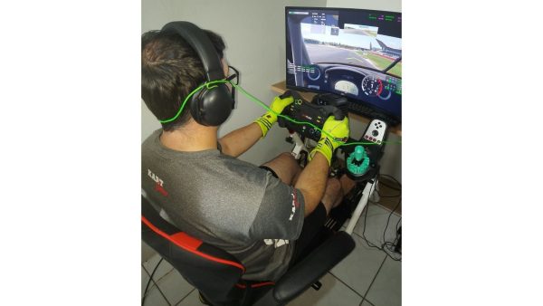 “Desde cedo eu gostava de jogos de corrida. Essa paixão foi evoluindo”