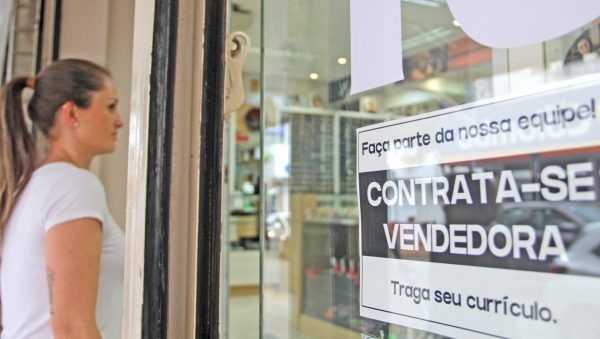 Feirão estimula o desenvolvimento e oportuniza inserção no mercado de trabalho