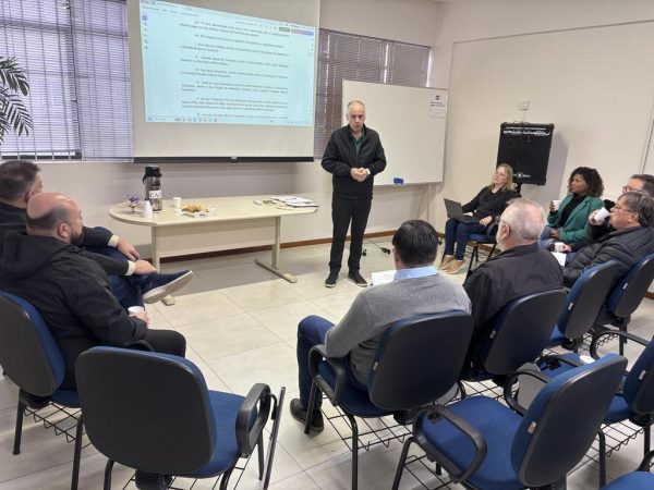 Sindilojas VT debate Projeto de Lei do Estacionamento Rotativo