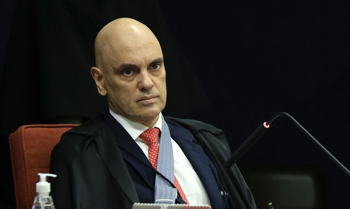 “Se ergues da justiça a clava forte…”