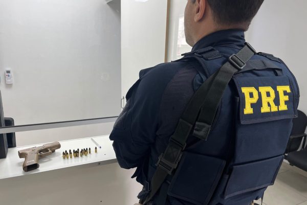 PRF prende homem com arma de uso restrito em Paverama