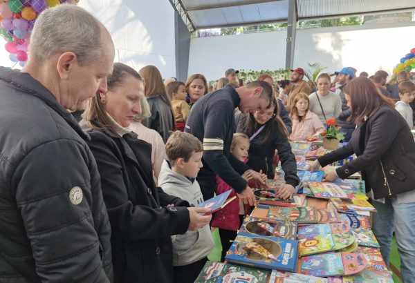 Feira do Livro encerra com mais de 7 mil exemplares vendidos