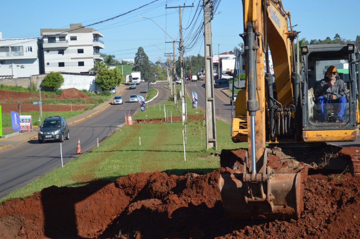 Obra fecha retornos de risco na avenida Benjamin Constant