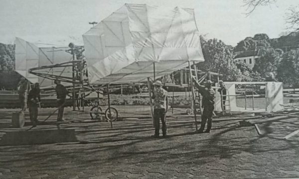 Há 20 anos: Acadêmico de arquitetura construía réplica do 14 Bis