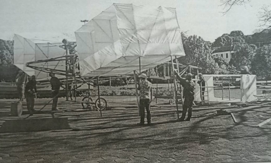 Há 20 anos: Acadêmico de arquitetura construía réplica do 14 Bis