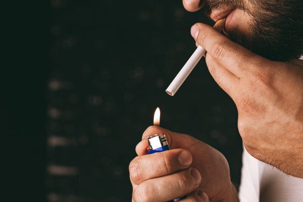 Dano começa no primeiro cigarro
